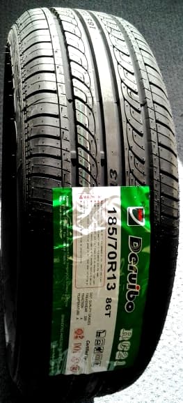 17570R14 DERUIBO RC21 84T320-A-A***CLOSE OUT SPECIAL*** thumbnail 1